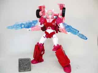 Hasbro Transformers Legacy Deluxe Elita-1 Action Figure