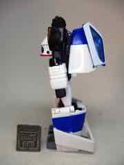 Hasbro Transformers Generations Legacy Evolution Deluxe Buzzworthy Origin Autobot Jazz Action Figure