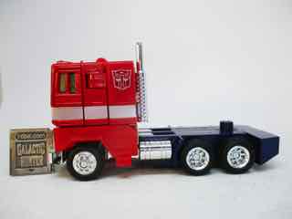 Takara-Tomy Transformers Missing Link C-01 Optimus Prime (Convoy) Action Figure