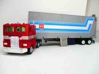 Takara-Tomy Transformers Missing Link C-01 Optimus Prime (Convoy) Action Figure