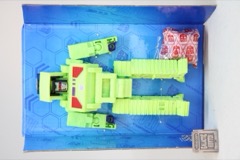 Hasbro Transformers Studio Series 86 Deluxe Constructicon Bonecrusher Action Figure