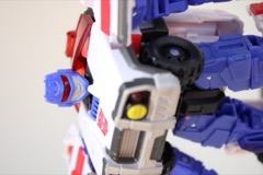 Hasbro Transformers Age of the Primes Voyager Autobot Red Alert