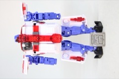 Hasbro Transformers Age of the Primes Voyager Autobot Red Alert