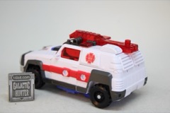 Hasbro Transformers Age of the Primes Voyager Autobot Red Alert