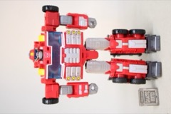 Hasbro Transformers Age of the Primes Voyager Rescue Bot Heatwave