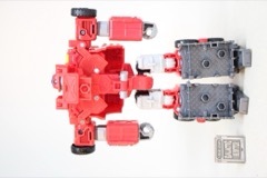 Hasbro Transformers Age of the Primes Voyager Rescue Bot Heatwave