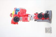 Hasbro Transformers Age of the Primes Voyager Rescue Bot Heatwave