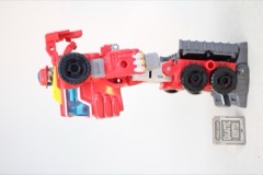 Hasbro Transformers Age of the Primes Voyager Rescue Bot Heatwave