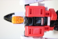 Hasbro Transformers Age of the Primes Deluxe Aerialbot Slingshot