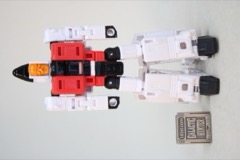 Hasbro Transformers Age of the Primes Deluxe Aerialbot Slingshot