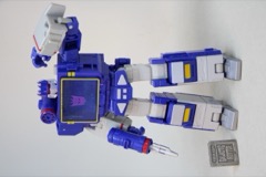 Hasbro Transformers Studio Series 86 Soundwave with Buzzsaw, Laserbeak, and Ravage