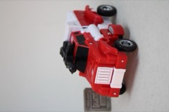 Hasbro Transformers Age of the Primes Deluxe Swerve