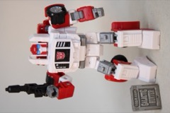 Hasbro Transformers Age of the Primes Deluxe Swerve