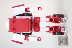 Hasbro Transformers Age of the Primes Deluxe Autobot Ratchet