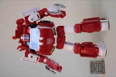 Hasbro Transformers Age of the Primes Deluxe Autobot Ratchet