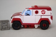 Hasbro Transformers Age of the Primes Deluxe Autobot Ratchet