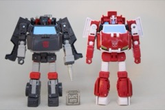 Hasbro Transformers Age of the Primes Deluxe Autobot Ratchet
