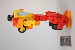 Hasbro Transformers Age of the Primes Deluxe Sureshot