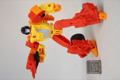 Hasbro Transformers Age of the Primes Deluxe Sureshot