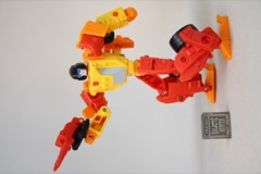 Hasbro Transformers Age of the Primes Deluxe Sureshot