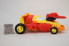 Hasbro Transformers Age of the Primes Deluxe Sureshot
