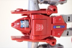 Hasbro Transformers Age of the Primes Deluxe Powerglide