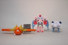 Transformers Collaborative Generation One Reissue Blaster, KP Glit, KP Sundor, KP Rosanna Action Figure