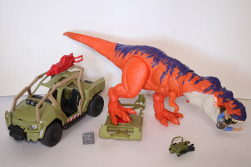 Jurassic World Legacy Collection Reimagined Tyrannosaurus Rex All-Terrain Capture Pack