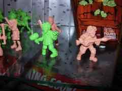 Toy Fair 2012 - Jakks Pacific - SLUG Zombies